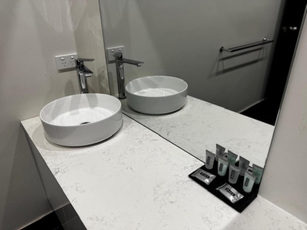 Romano'S Hotel & Suites 와가와가 외부 사진